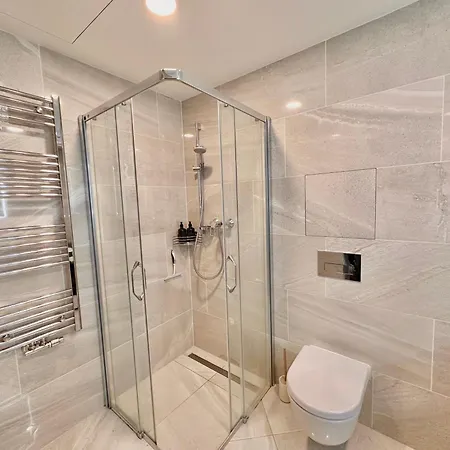 Apartamento Theo Harfa - Prague, O2 Arena & O2 Universum